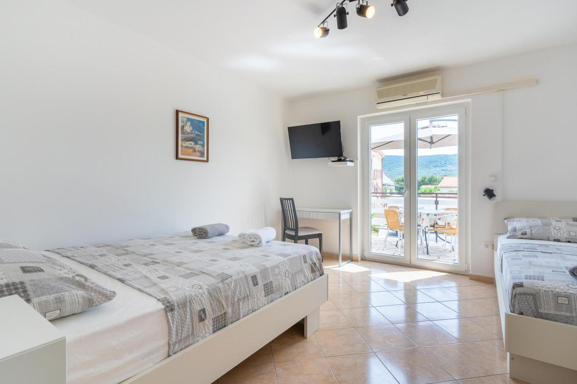 קרס Apartments & Rooms Klemenc מראה חיצוני תמונה