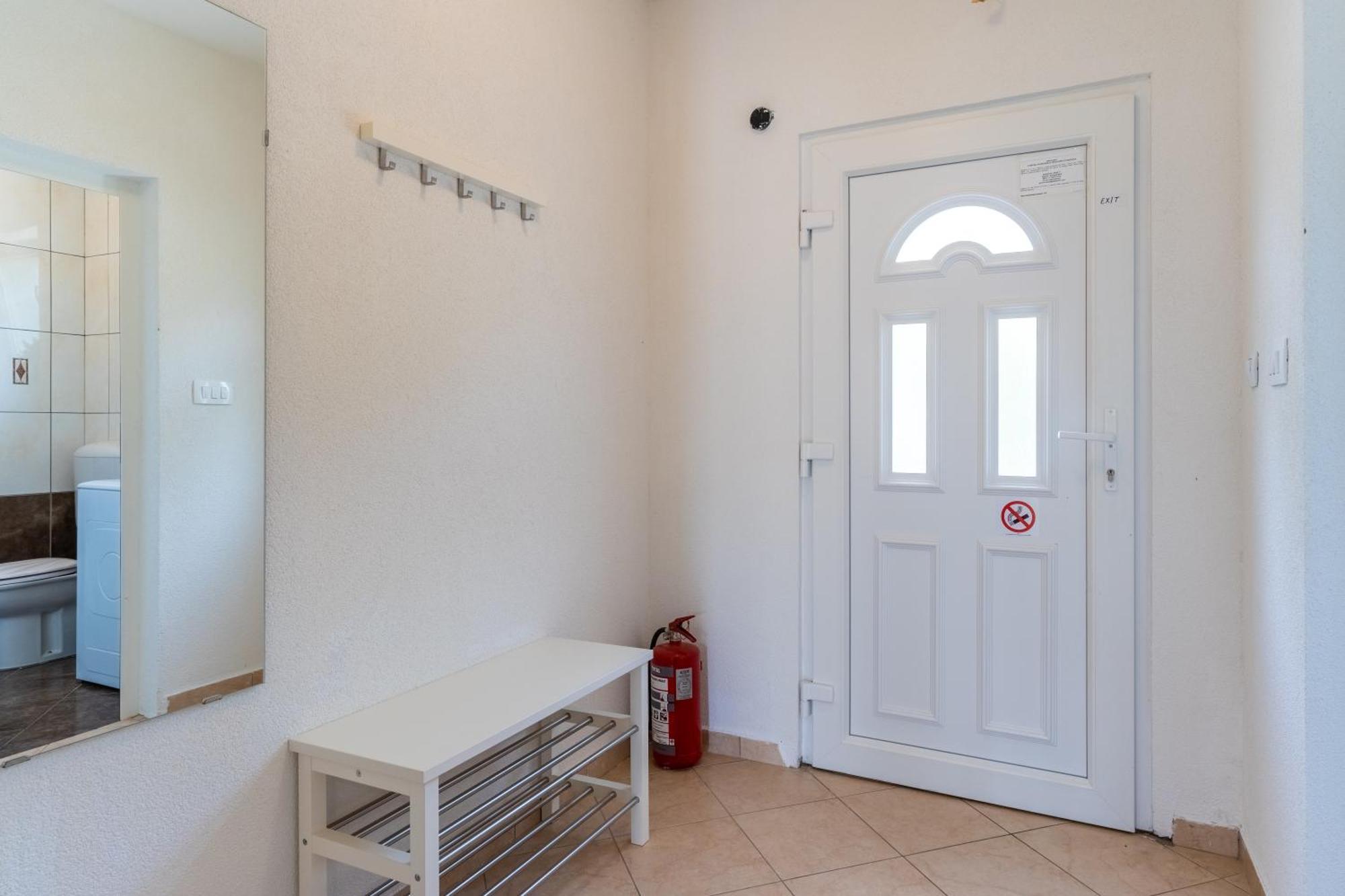 קרס Apartments & Rooms Klemenc מראה חיצוני תמונה