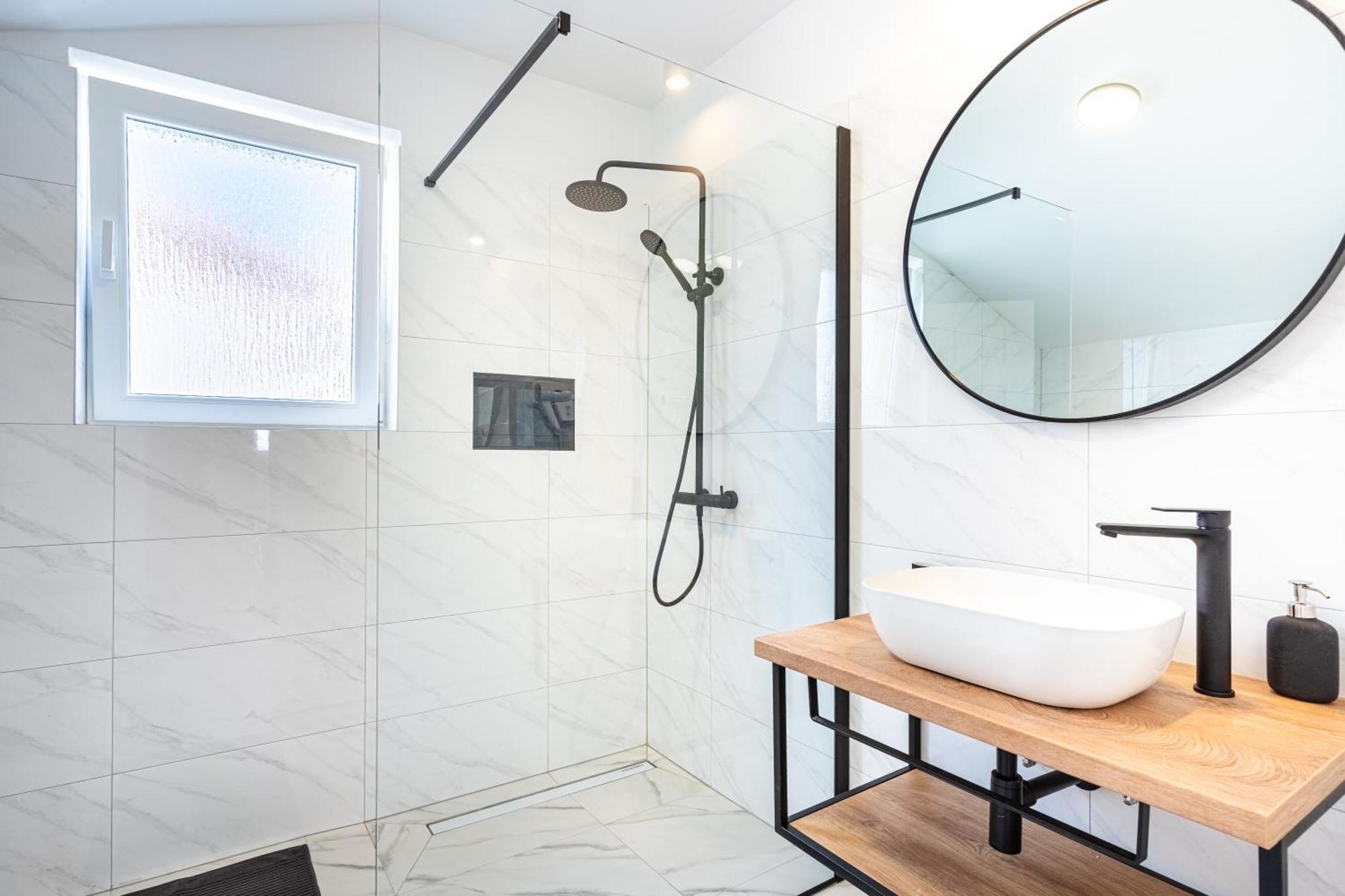 קרס Apartments & Rooms Klemenc מראה חיצוני תמונה
