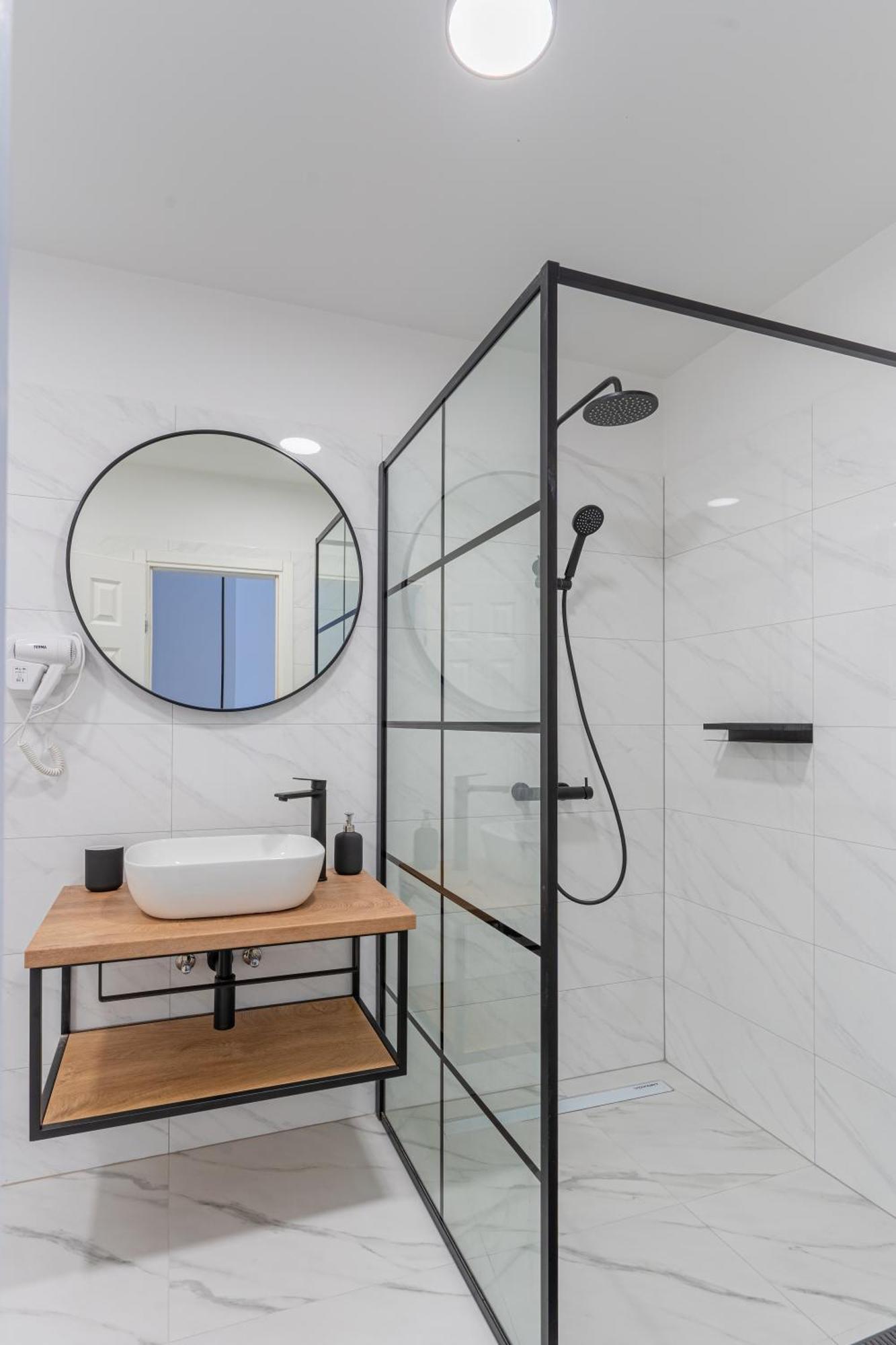 קרס Apartments & Rooms Klemenc מראה חיצוני תמונה