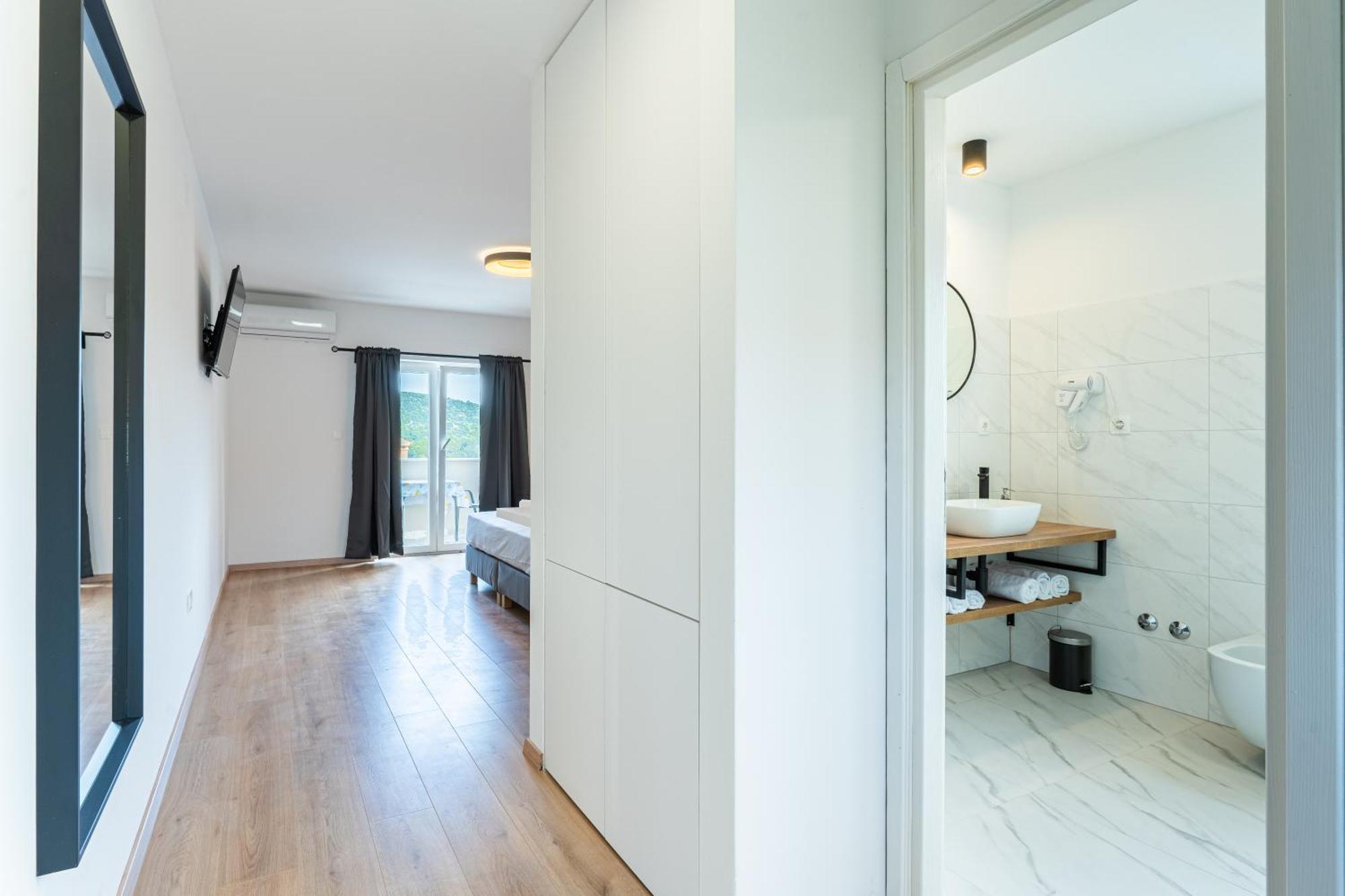 קרס Apartments & Rooms Klemenc מראה חיצוני תמונה