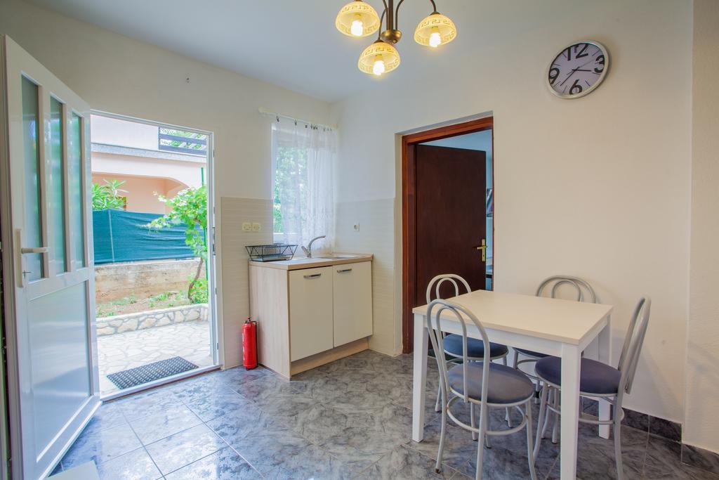 קרס Apartments & Rooms Klemenc מראה חיצוני תמונה